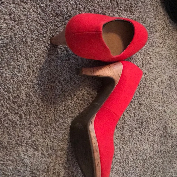 Ruby red heels - Picture 2 of 2